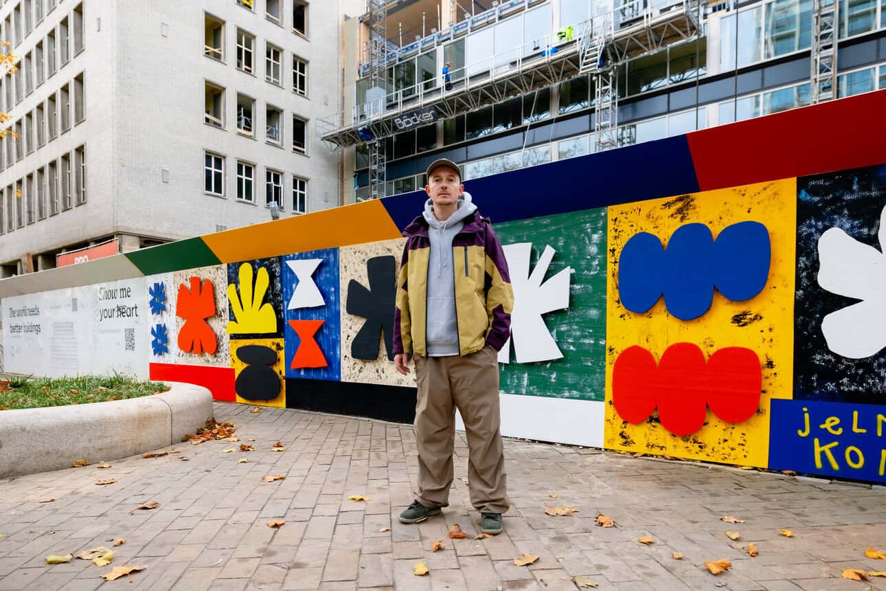 Jelmer Konjo brings colour to the EDGE Coolsingel site Jelmer Konjo unveils a colourful installation at EDGE Coolsingel, transforming the construction site into a playful public artwork in the heart of Rotterdam.