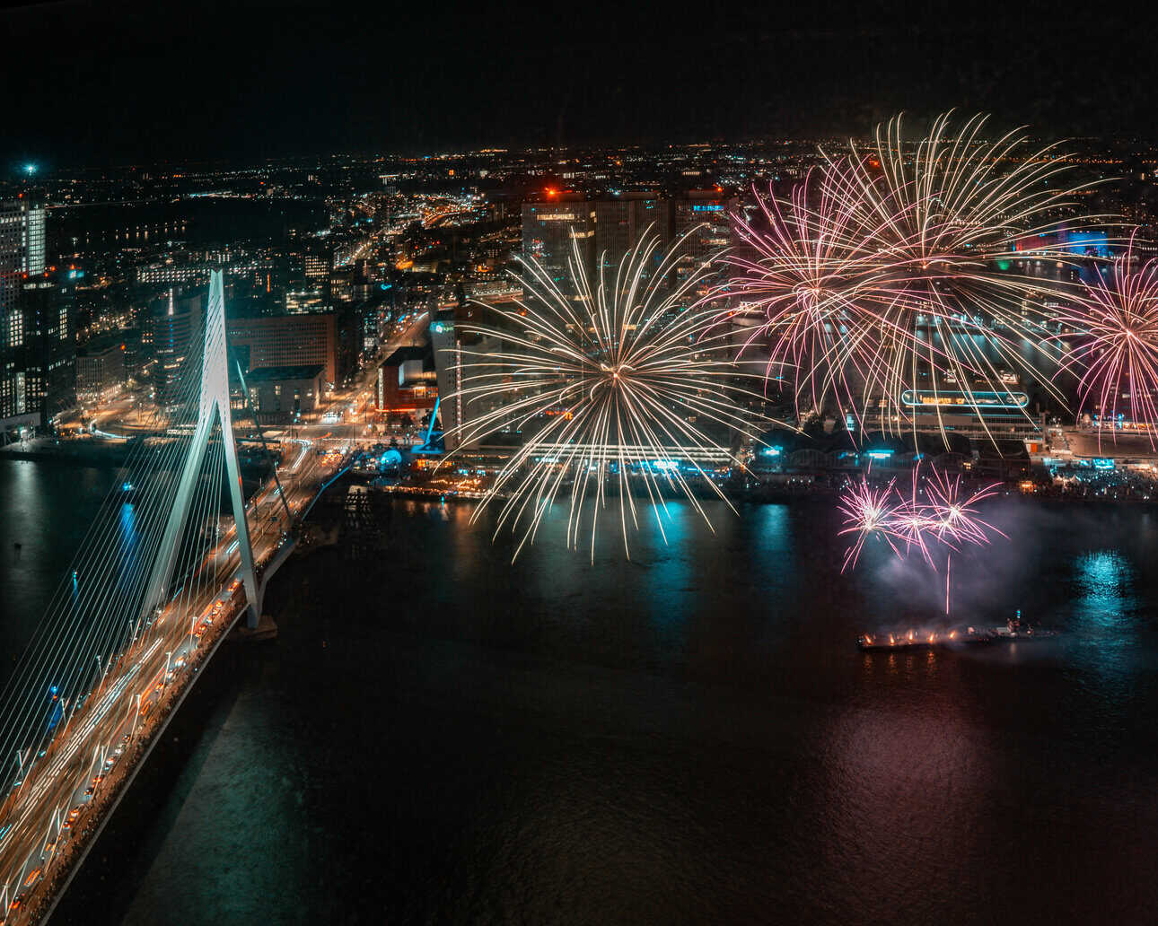 Skybar Celest hosts New Year’s Eve party above Rotterdam New Year’s Eve at Skybar Celest in De Zalmhaven offers views of Rotterdam’s National Fireworks, drinks, bites and music high above the Erasmus Bridge.