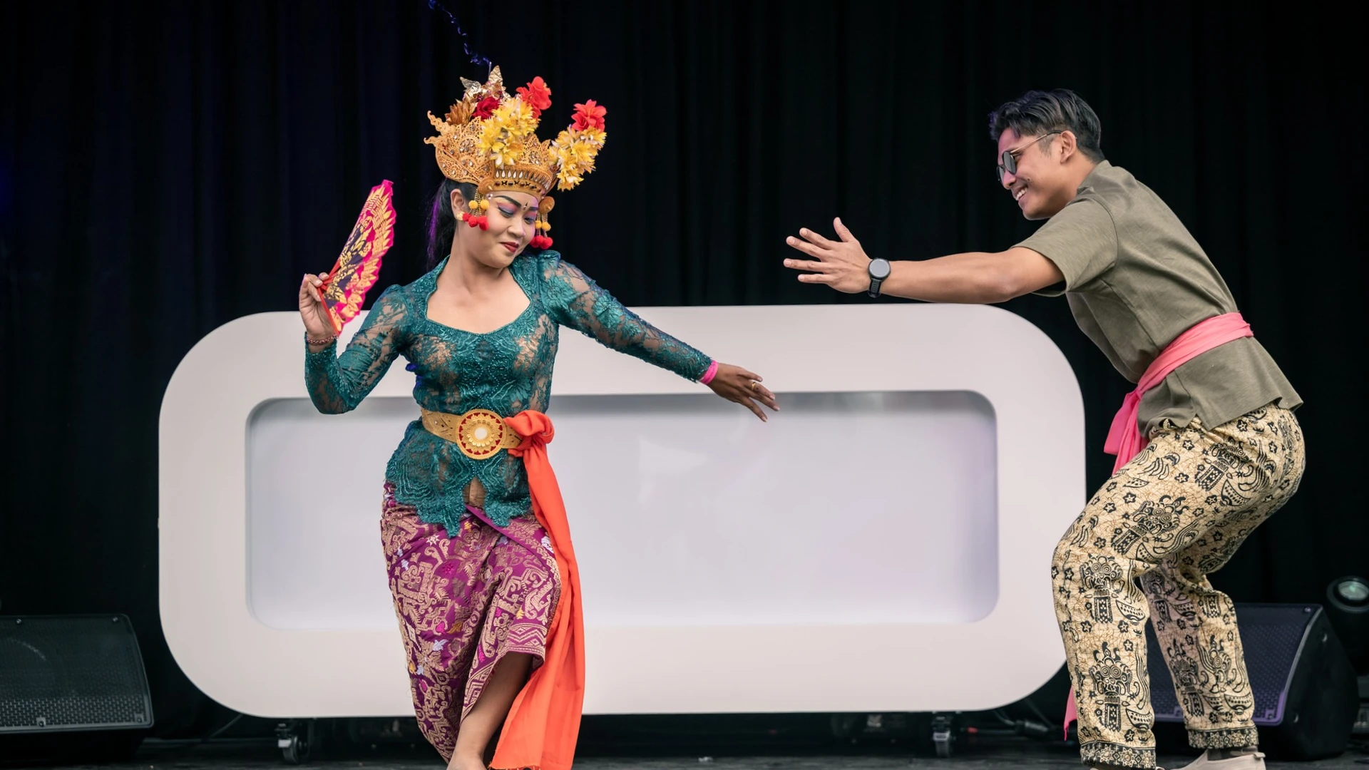 Floating Pasar Rotterdam: programme, food and practical info Floating Pasar brings music, food, dance, stories and film to Fenix Rotterdam