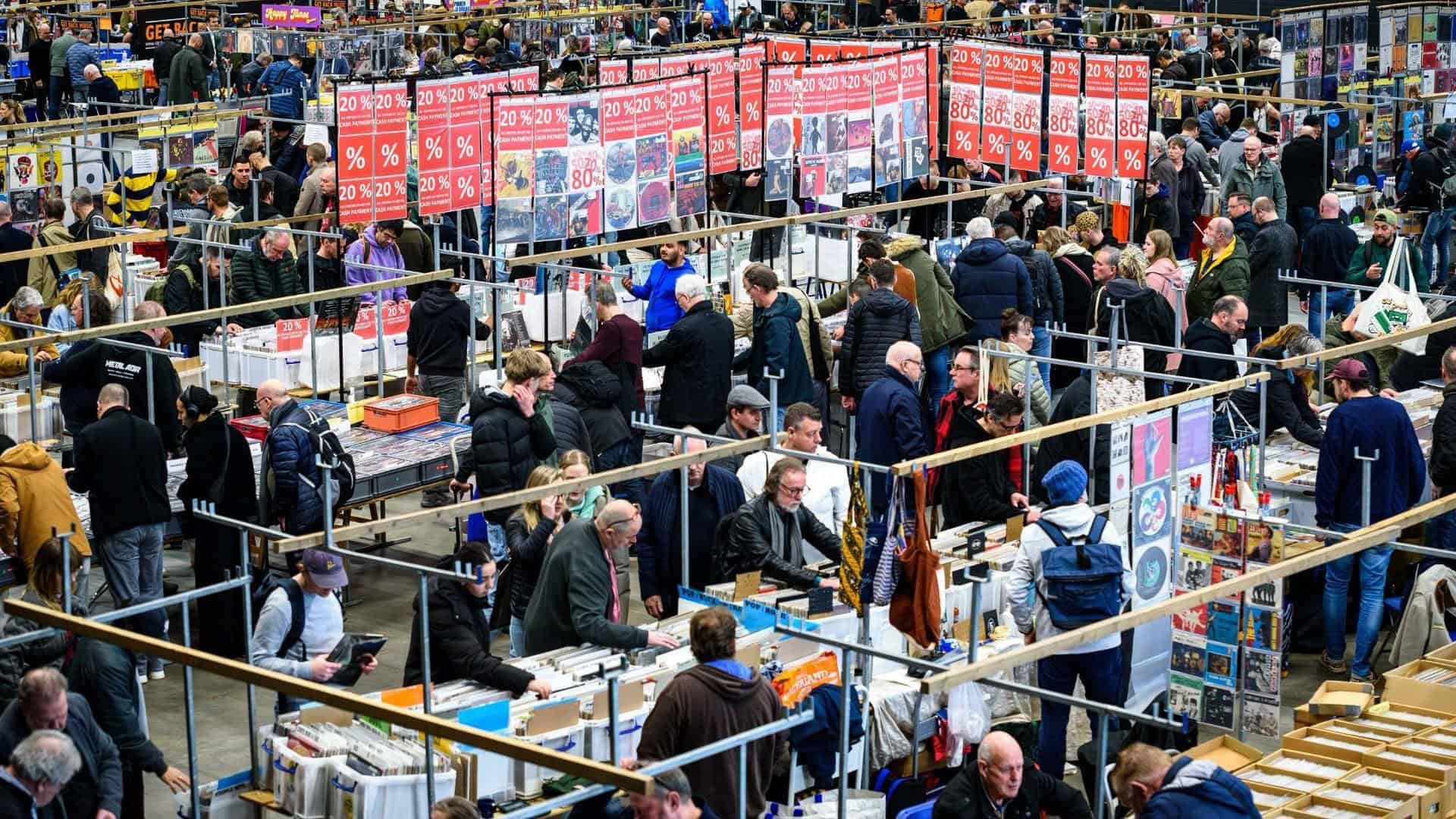 Record & CD Fair Rotterdam: vinyl, tickets and practical info Record & CD Fair Rotterdam comes to Ahoy on 26 September with 120+ stands of vinyl, CDs and memorabilia. Tickets start at €8.50.