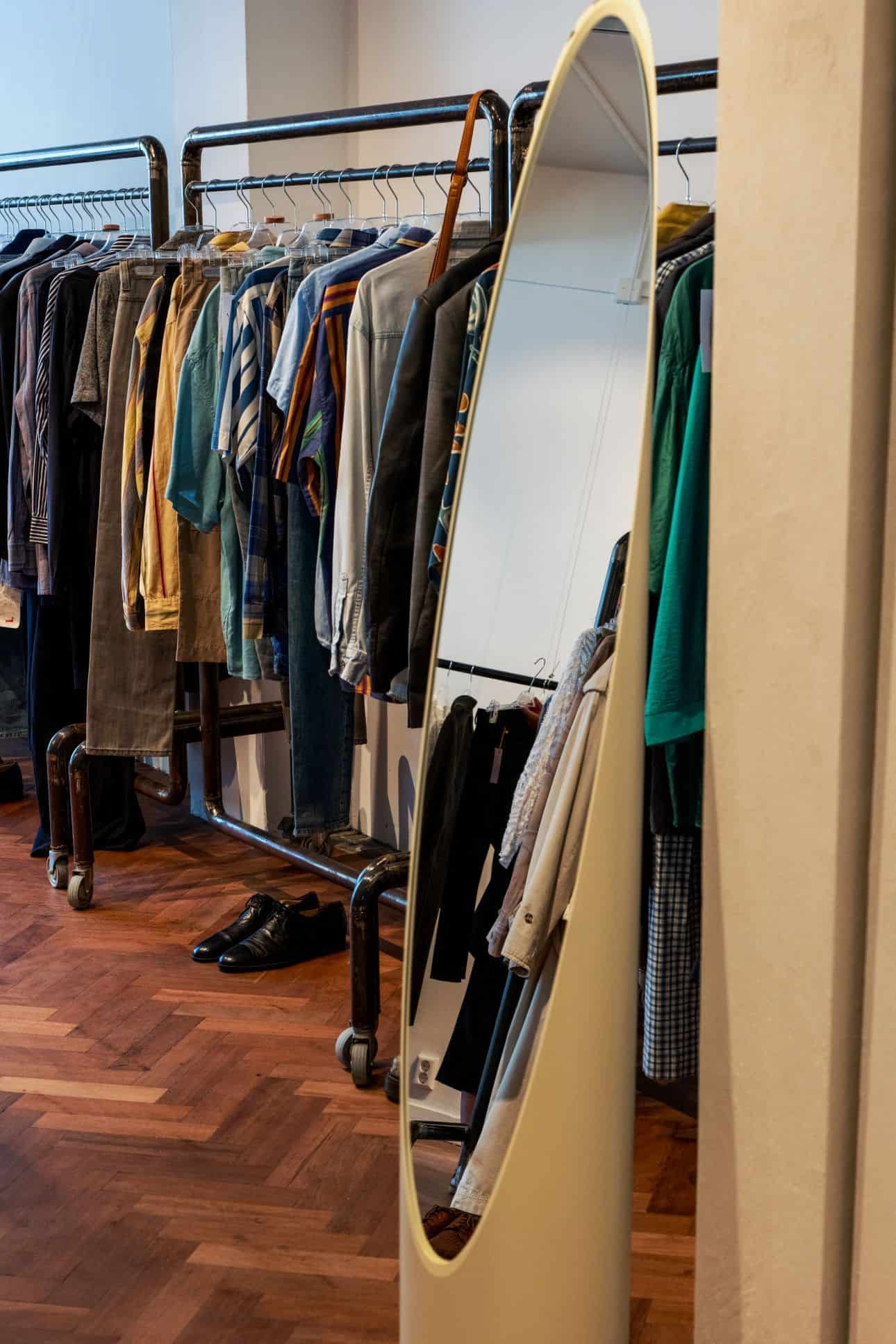 The Vintage Editor opens on Rotterdam’s Nieuwe Binnenweg The Vintage Editor opens at Nieuwe Binnenweg 100 in Rotterdam with curated second-hand fashion, a winter collection and reconstructed pieces from The Edit.