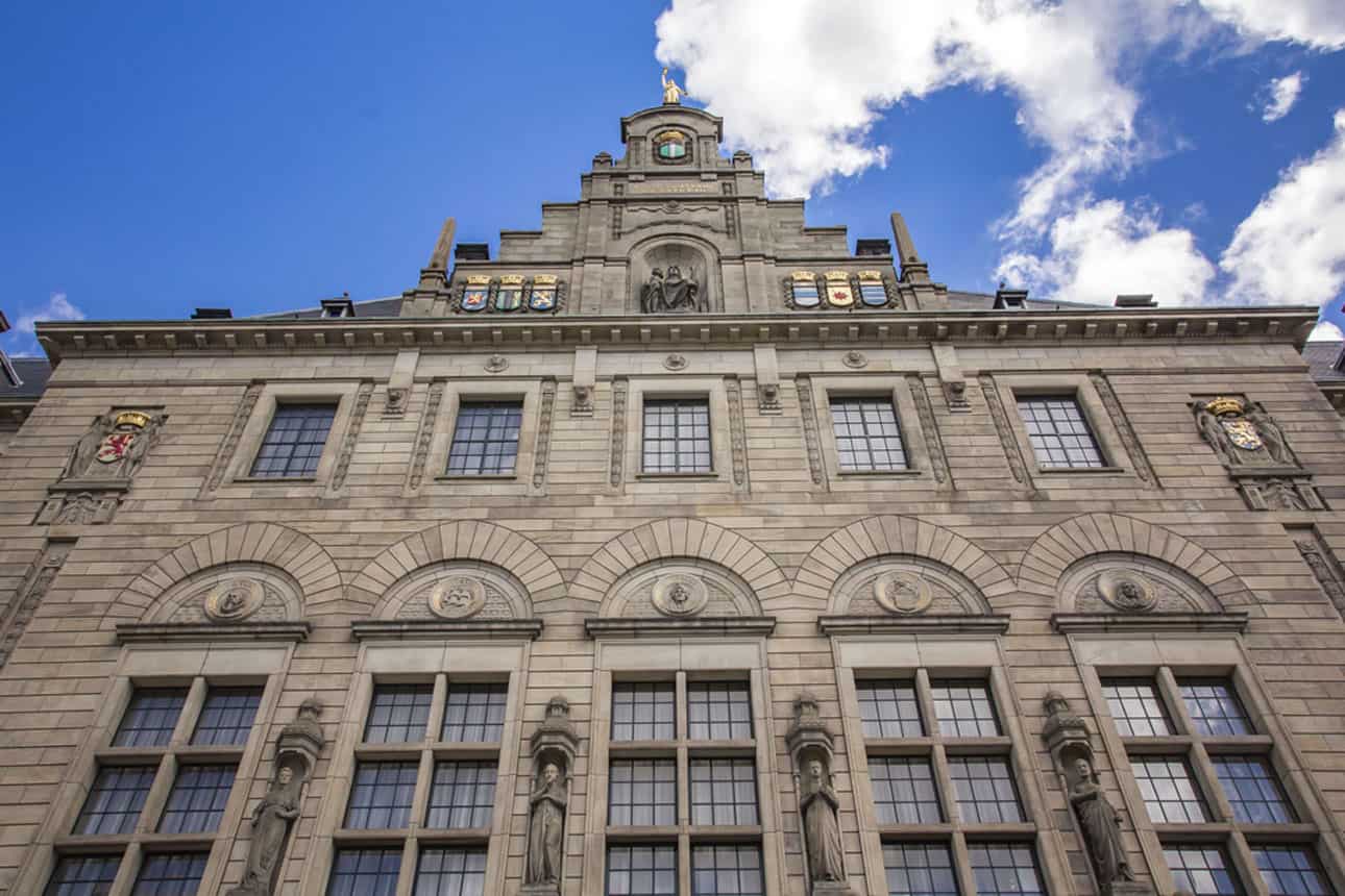 Rotterdam pushes for stronger national action on care fraud Rotterdam, The Hague and Utrecht want faster national screening, better data sharing and stronger safeguards to prevent care fraud across municipal borders.