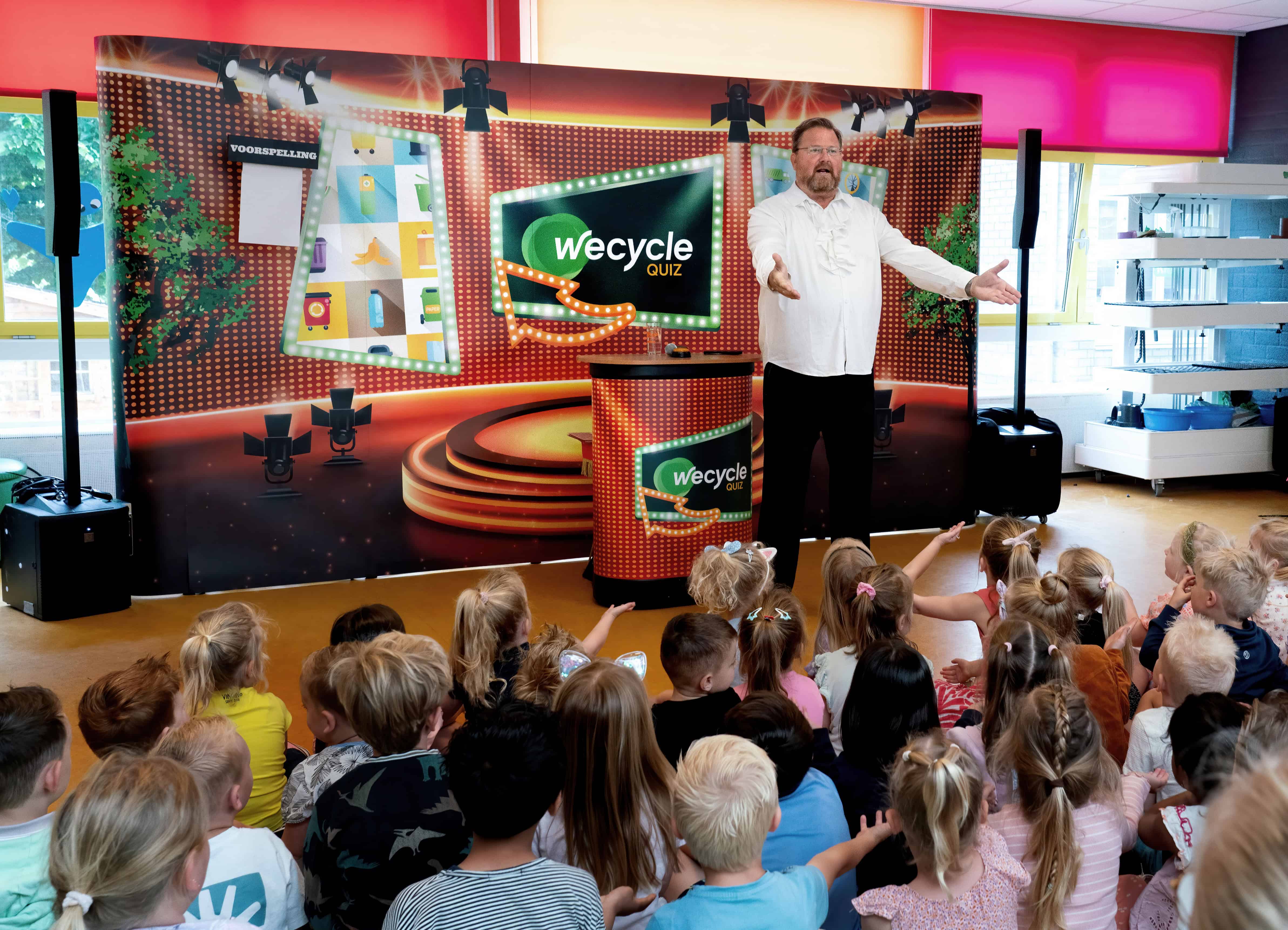 Rotterdam pupils learn how to recycle e-waste Around 200 Rotterdam pupils joined the Wecycle Quiz, learning why batteries and electrical waste should be collected separately and recycled.